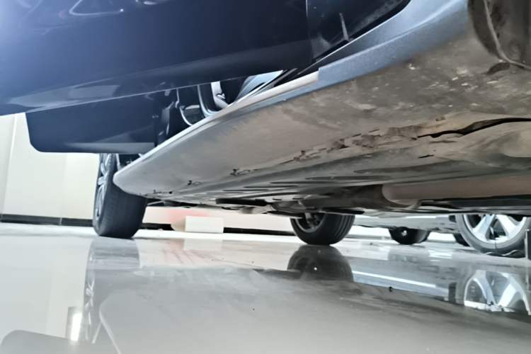Used Mercedes-Benz GLC 2021 GLC 260 L 4MATIC Luxury Model Right Side Sill