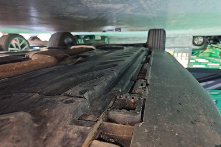 Used Mercedes-Benz GLC 2021 GLC 300 L 4MATIC Dynamic Model Right Side Sill