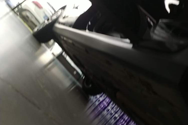 Used Mercedes-Benz GLC 2021 GLC 260 L 4MATIC Luxury Model Right Side Sill