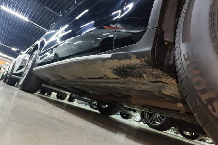 Used Mercedes-Benz GLC 2021 GLC 260 L 4MATIC Dynamic Edition Right Side Sill