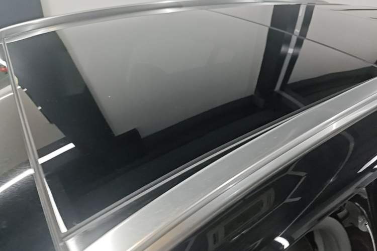 Used Mercedes-Benz GLC 2021 GLC 260 L 4MATIC Luxury Model Roof
