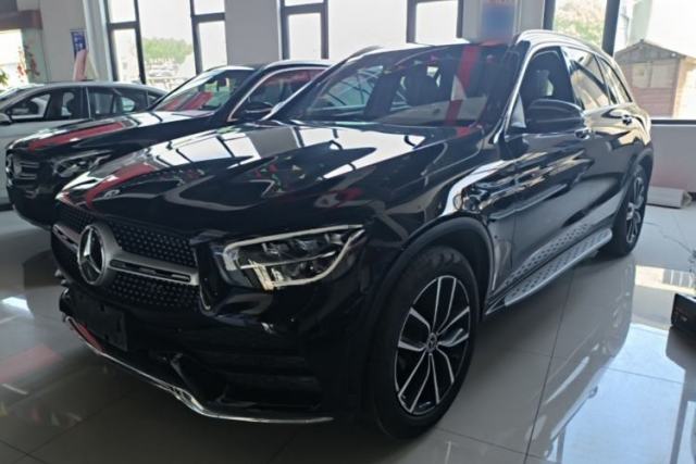 Ojetý Mercedes-Benz GLC 2021 GLC 260 L 4MATIC Luxury Model