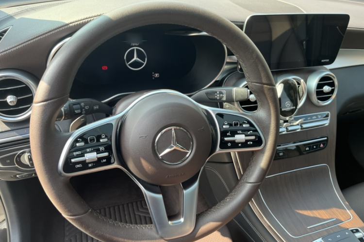 Used Mercedes-Benz GLC 2021 GLC 300 L 4MATIC Dynamic Model Steering Wheel