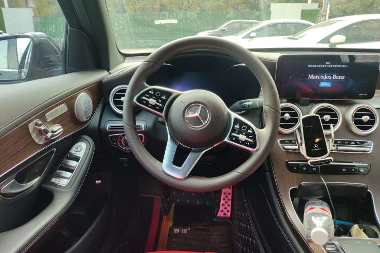 Used Mercedes-Benz GLC 2021 GLC 300 L 4MATIC Dynamic Model Steering Wheel