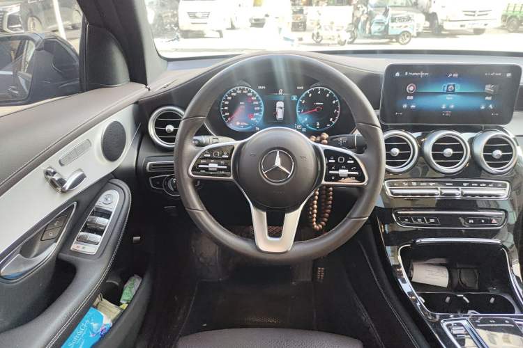 Used Mercedes-Benz GLC 2021 GLC 260 L 4MATIC Dynamic Edition Steering Wheel
