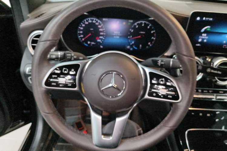 Used Mercedes-Benz GLC 2021 GLC 260 L 4MATIC Dynamic Edition Steering Wheel