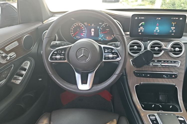 Used Mercedes-Benz GLC 2021 GLC 260 L 4MATIC Luxury Model Steering Wheel