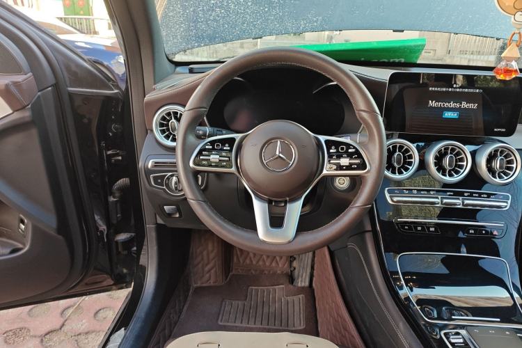 Used Mercedes-Benz GLC 2021 GLC 260 L 4MATIC Dynamic Edition Steering Wheel