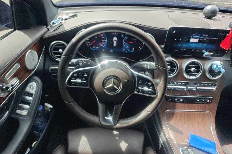 Used Mercedes-Benz GLC 2021 GLC 300 L 4MATIC Dynamic Model Steering Wheel