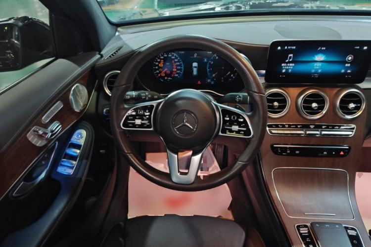 Used Mercedes-Benz GLC 2021 GLC 300 L 4MATIC Dynamic Model Steering Wheel