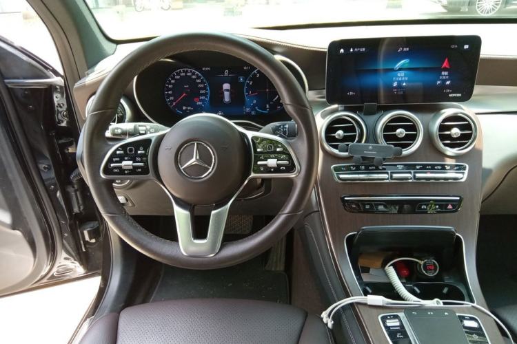 Used Mercedes-Benz GLC 2021 GLC 300 L 4MATIC Dynamic Model Steering Wheel