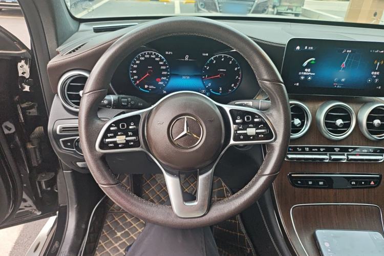 Used Mercedes-Benz GLC 2021 GLC 300 L 4MATIC Dynamic Model Steering Wheel