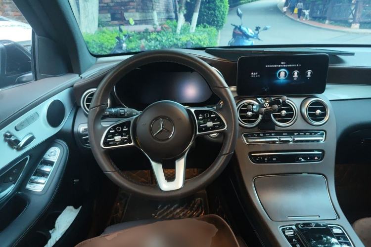 Used Mercedes-Benz GLC 2021 GLC 260 L 4MATIC Dynamic Edition Steering Wheel