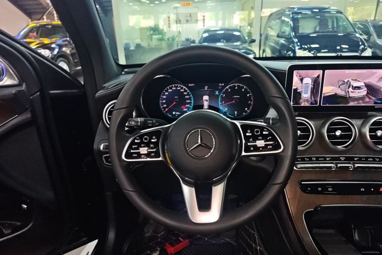 Used Mercedes-Benz GLC 2021 GLC 260 L 4MATIC Luxury Model Steering Wheel