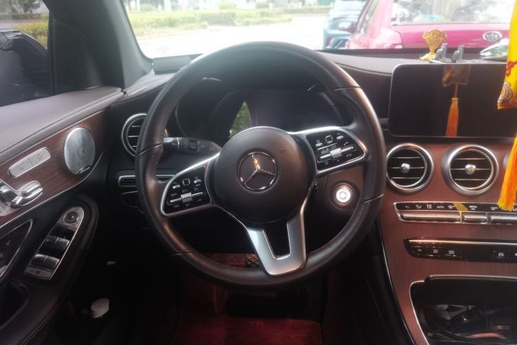 Used Mercedes-Benz GLC 2021 GLC 300 L 4MATIC Dynamic Model Steering Wheel