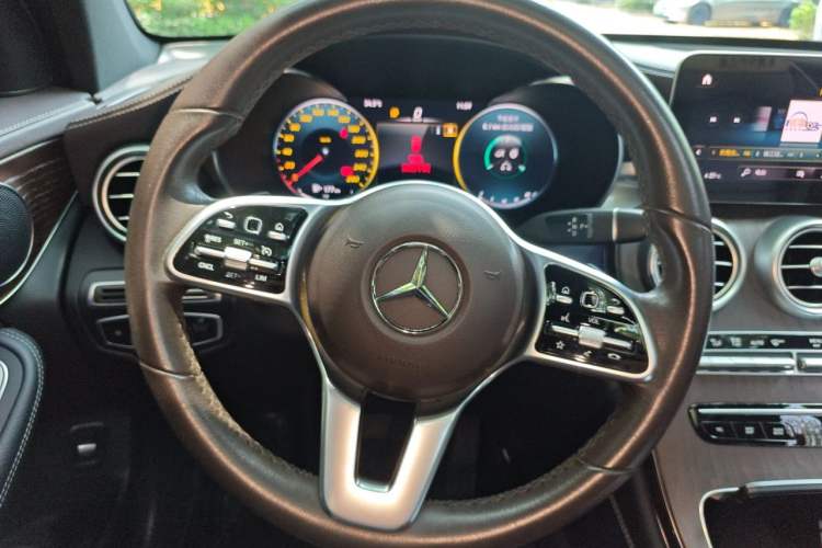 Used Mercedes-Benz GLC 2021 GLC 260 L 4MATIC Luxury Model Steering Wheel