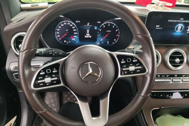 Used Mercedes-Benz GLC 2021 GLC 260 L 4MATIC Luxury Model Steering Wheel