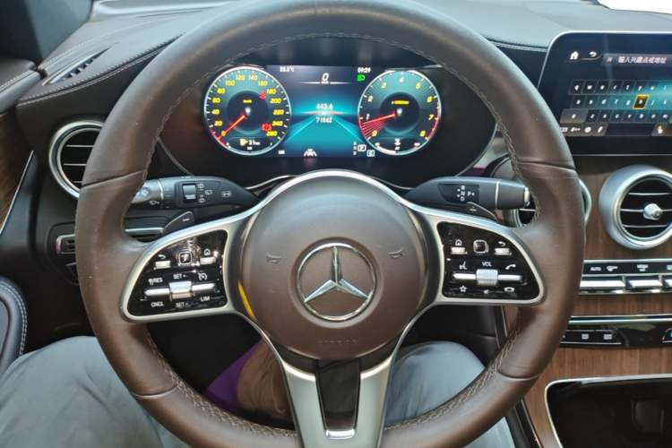 Used Mercedes-Benz GLC 2021 GLC 300 L 4MATIC Dynamic Model Steering Wheel