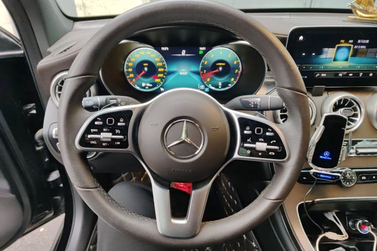 Used Mercedes-Benz GLC 2021 GLC 260 L 4MATIC Luxury Model Steering Wheel