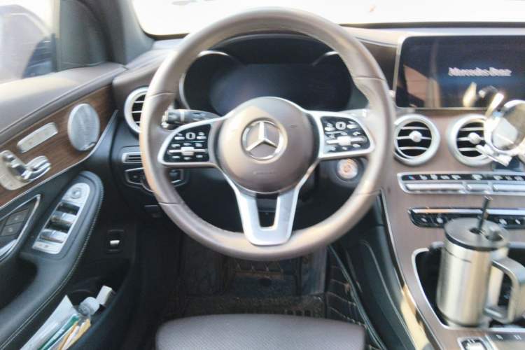 Used Mercedes-Benz GLC 2021 GLC 300 L 4MATIC Dynamic Model Steering Wheel