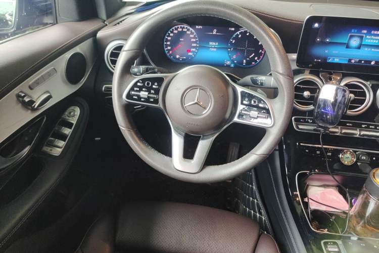 Used Mercedes-Benz GLC 2021 GLC 260 L 4MATIC Dynamic Edition Steering Wheel