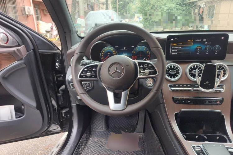 Used Mercedes-Benz GLC 2021 GLC 300 L 4MATIC Dynamic Model Steering Wheel