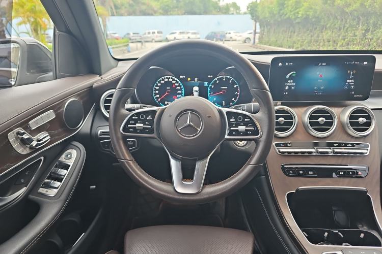 Used Mercedes-Benz GLC 2021 GLC 260 L 4MATIC Luxury Model Steering Wheel