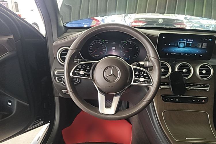 Used Mercedes-Benz GLC 2021 GLC 260 L 4MATIC Luxury Model Steering Wheel