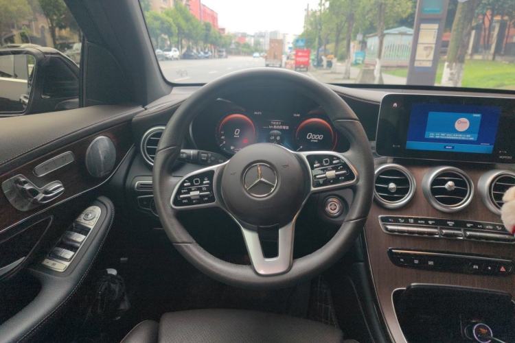 Used Mercedes-Benz GLC 2021 GLC 300 L 4MATIC Dynamic Model Steering Wheel