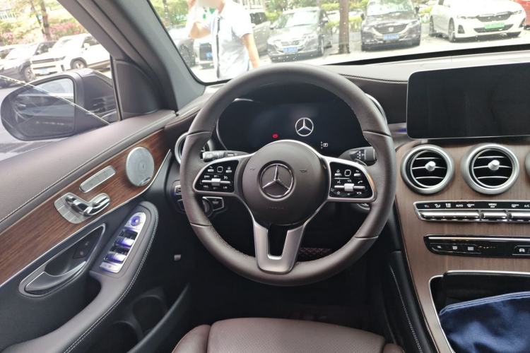 Used Mercedes-Benz GLC 2021 GLC 300 L 4MATIC Luxury Model Steering Wheel