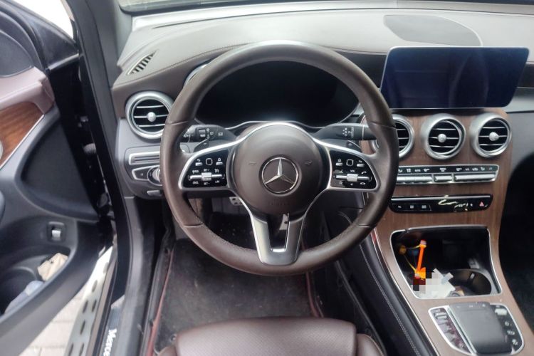 Used Mercedes-Benz GLC 2021 GLC 300 L 4MATIC Dynamic Model Steering Wheel