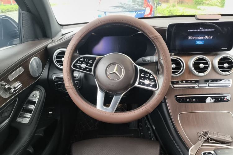 Used Mercedes-Benz GLC 2021 GLC 300 L 4MATIC Dynamic Model Steering Wheel