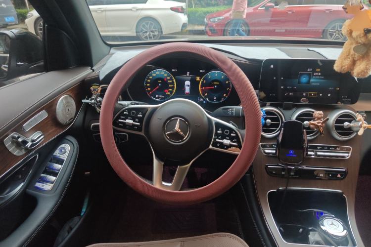 Used Mercedes-Benz GLC 2021 GLC 300 L 4MATIC Dynamic Model Steering Wheel