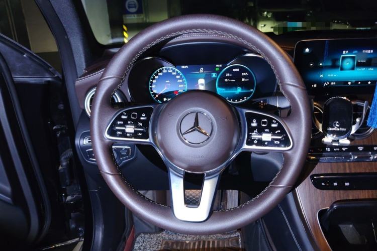 Used Mercedes-Benz GLC 2021 GLC 300 L 4MATIC Dynamic Model Steering Wheel