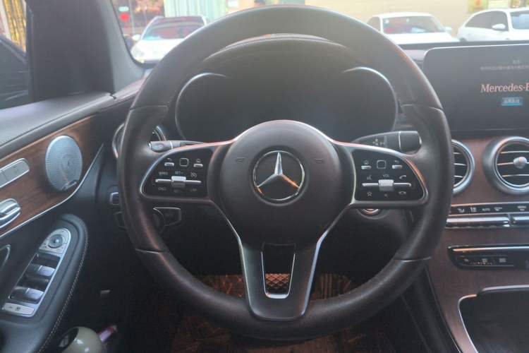 Used Mercedes-Benz GLC 2021 GLC 300 L 4MATIC Dynamic Model Steering Wheel