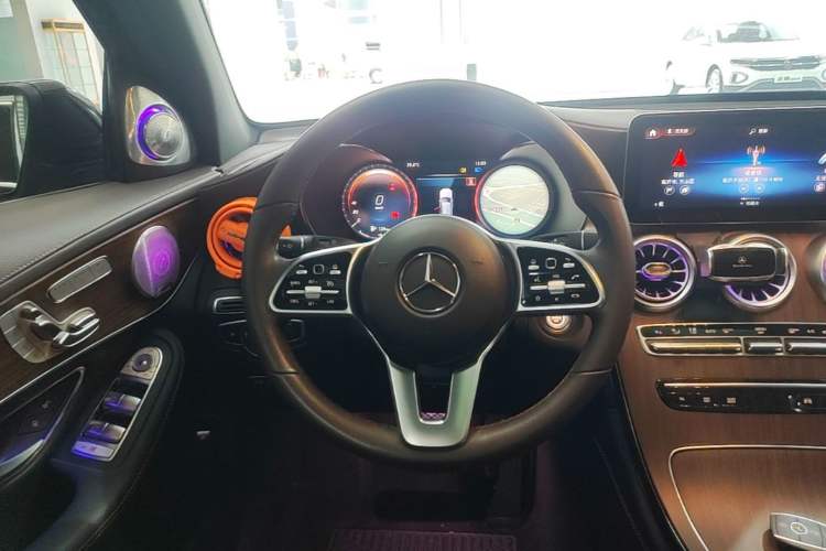 Used Mercedes-Benz GLC 2021 GLC 300 L 4MATIC Dynamic Model Steering Wheel