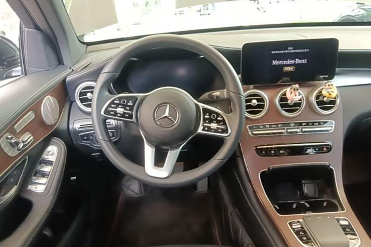 Used Mercedes-Benz GLC 2021 GLC 300 L 4MATIC Luxury Model Steering Wheel