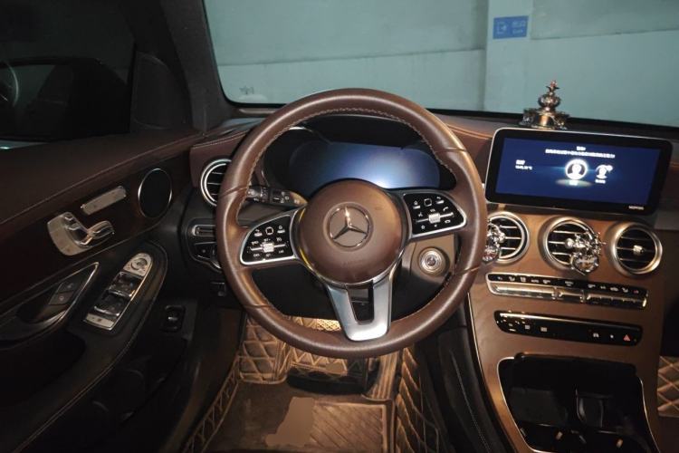 Used Mercedes-Benz GLC 2021 GLC 260 L 4MATIC Luxury Model Steering Wheel