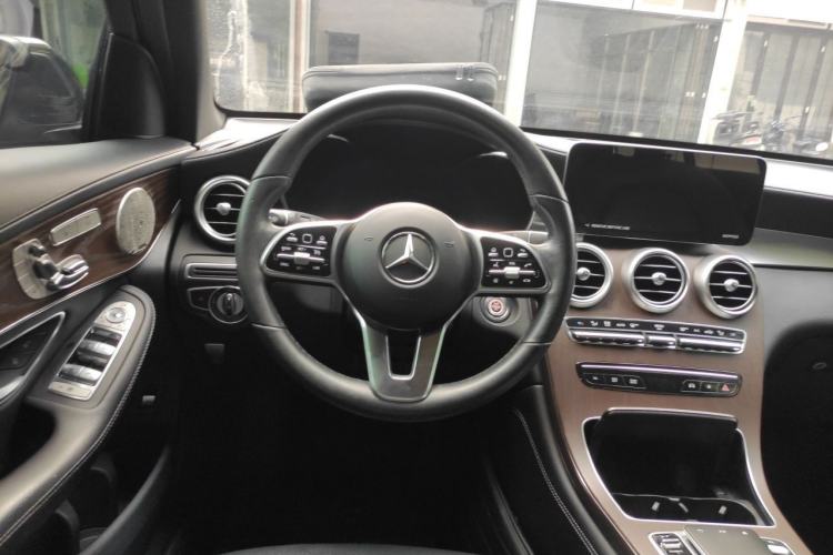 Used Mercedes-Benz GLC 2021 GLC 300 L 4MATIC Dynamic Model Steering Wheel