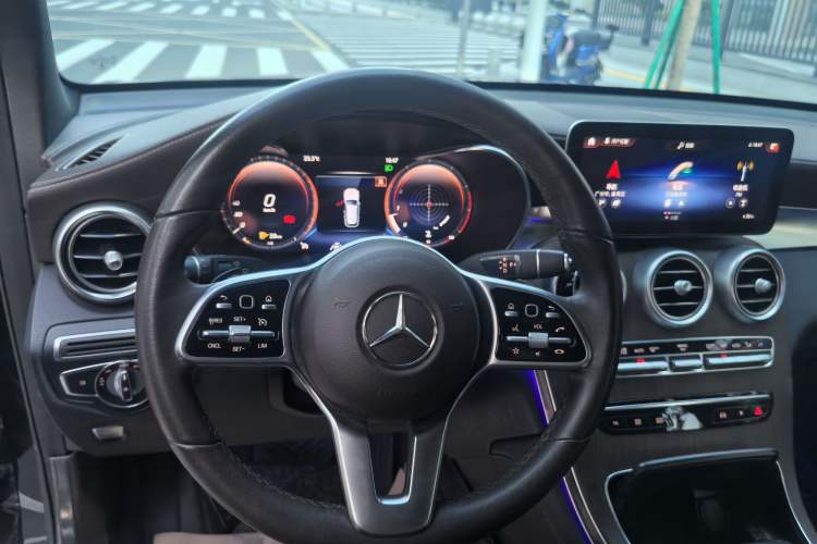 Used Mercedes-Benz GLC 2021 GLC 300 L 4MATIC Dynamic Model Steering Wheel