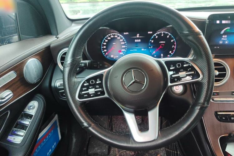 Used Mercedes-Benz GLC 2021 GLC 300 L 4MATIC Dynamic Model Steering Wheel
