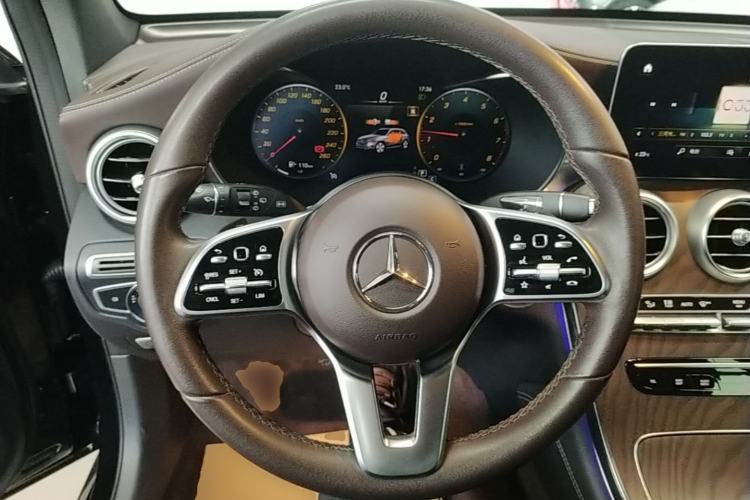 Used Mercedes-Benz GLC 2021 GLC 260 L 4MATIC Luxury Model Steering Wheel
