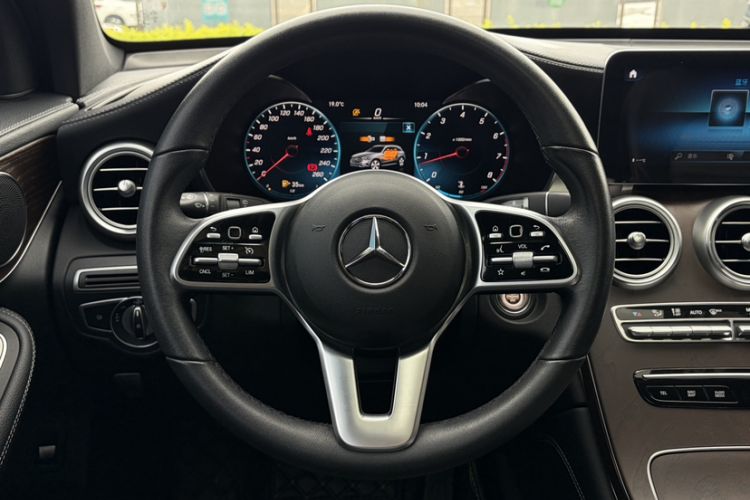 Used Mercedes-Benz GLC 2021 GLC 260 L 4MATIC Luxury Model Steering Wheel
