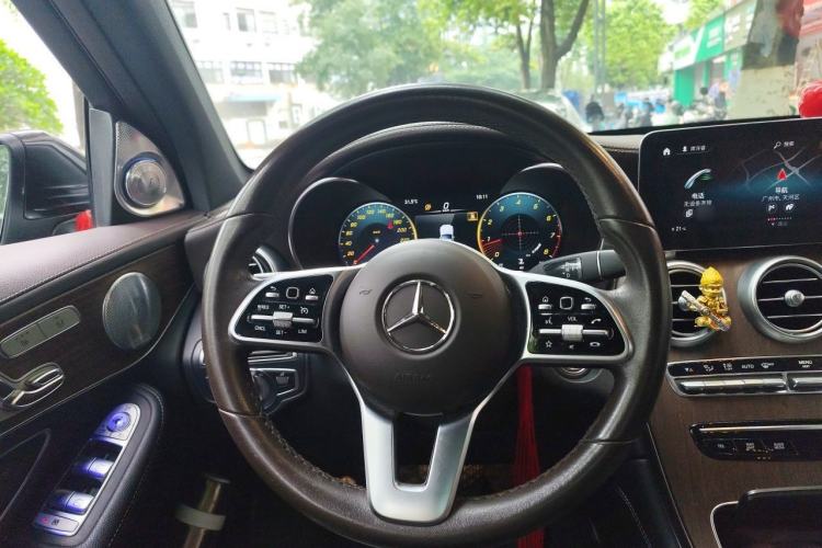 Used Mercedes-Benz GLC 2021 GLC 300 L 4MATIC Dynamic Model Steering Wheel