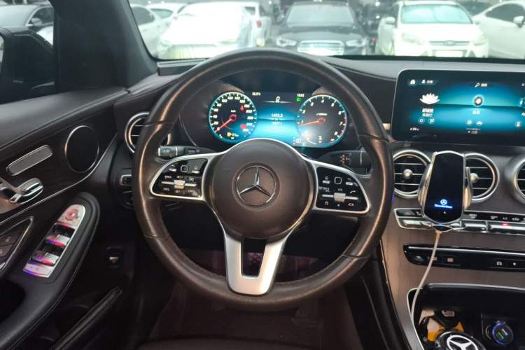 Used Mercedes-Benz GLC 2021 GLC 260 L 4MATIC Luxury Model Steering Wheel