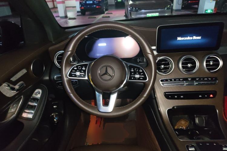 Used Mercedes-Benz GLC 2021 GLC 260 L 4MATIC Luxury Model Steering Wheel