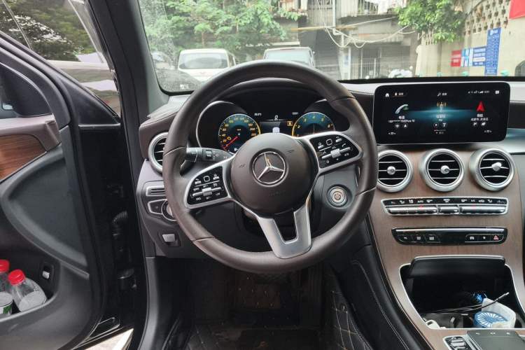 Used Mercedes-Benz GLC 2021 GLC 300 L 4MATIC Dynamic Model Steering Wheel