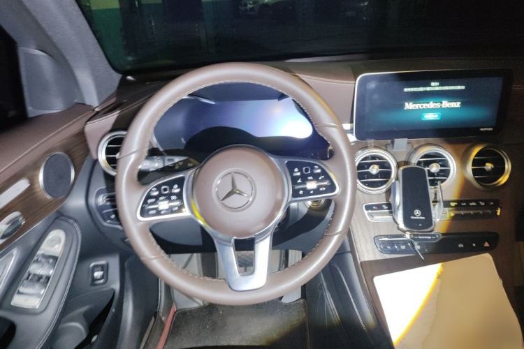 Used Mercedes-Benz GLC 2021 GLC 260 L 4MATIC Luxury Model Steering Wheel