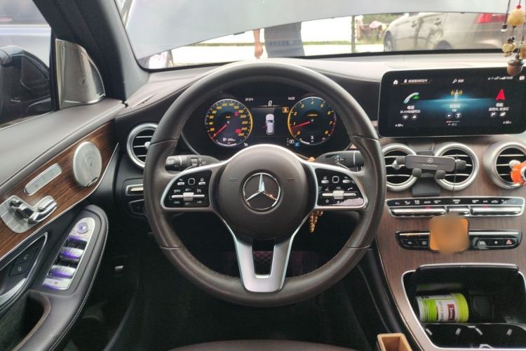 Used Mercedes-Benz GLC 2021 GLC 300 L 4MATIC Dynamic Model Steering Wheel