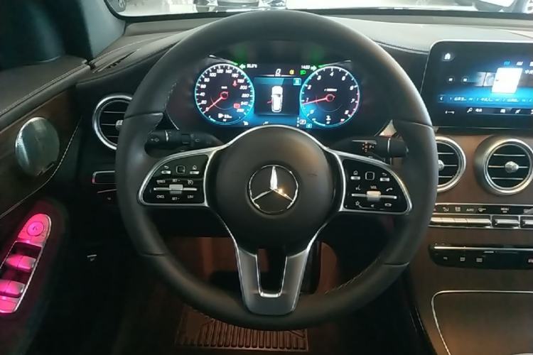 Used Mercedes-Benz GLC 2021 GLC 300 L 4MATIC Dynamic Model Steering Wheel
